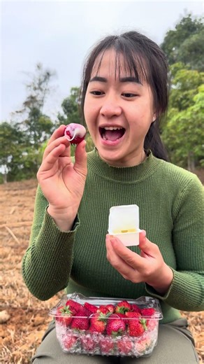 Strawberries taste best when mixed with milk #bushcraft #survival #camping #shorts