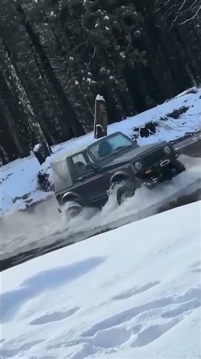 1987 Suzuki Samurai JA River Crossing #suzukisamurai #suzukisamuraija #rivercrossing #offroad