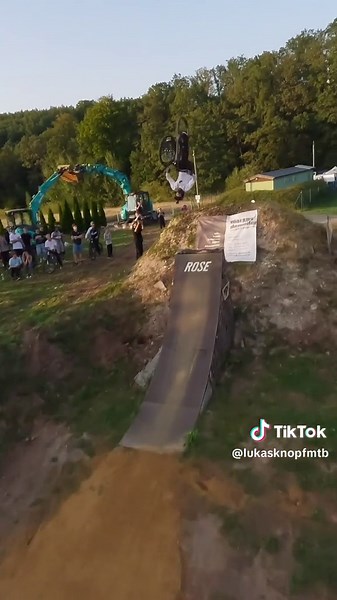 Thrilling Run Stomping on Mountain Biking Slopestyle | Lukas Knopf