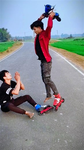 Jaw-Dropping Tricks in Inline Skating You Must See 😭😱 #rollerskating​ #skater​ #ytshorts​ #tiktok​