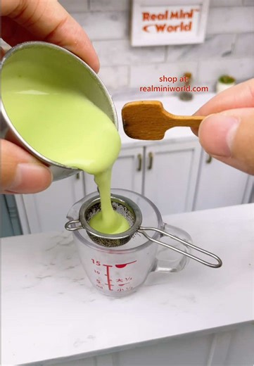 Making a Tiny Lemon Layers Cake: Easy Baking Tutorial