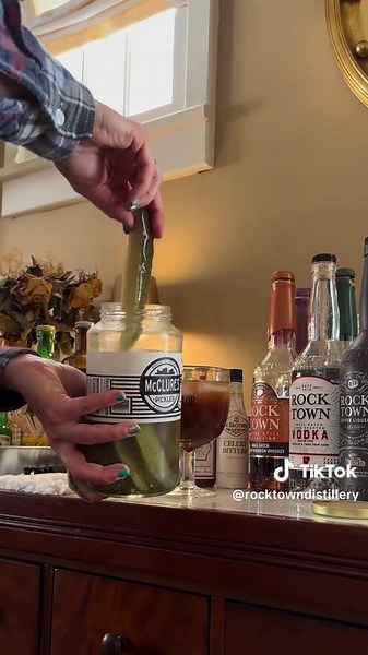 Don’t let running out of vodka get in the way of your favorite Sunday Funday cocktail. We are ready at the distillery with SUNDAY BOTTLE SALES! We have Bourbon, Gin, Vodka, Whiskey, Moonshine & Liqueurs We open at 11 am and our bar and retail sty open until 10 pm. Yep, every Sunday! Cheers and see you soon! #rocktowndistillery #thingstodoinlittlerock #littlerockdrinks #bloodymary #gamedaysnacks #gamedayready #vodka #sundayfunday