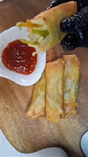 Crispy Chicken Spring Rolls | Easy Recipe #foodie #homemade #DesiFood#chickenspringroll #chickenroll