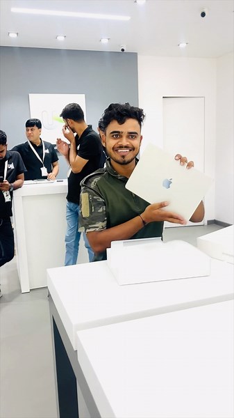 MacBook Air M2 Only ₹62,000 😲 Unboxing & First Look | Unicorn Store #shorts