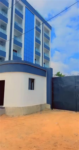 Exploring a Modern Apartment Building Design