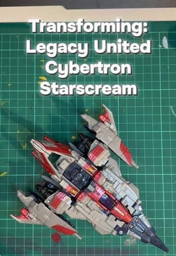 Transforming: Transformers Legacy United Cybertron Universe Starscream - What a beautiful figure this is and boy, does he know it! The updated Cybertron figures have definitely been drip fed, but I don’t think there’s been a single miss so far- chief among them is Starscream himself! I do hope one day we get a Titan Class version from when he goes to fight Primus himself! - #transformers #transformerscybertron #unicrontrilogy #starscream #cybertron