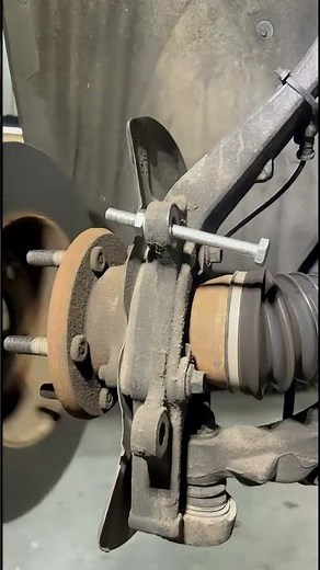 What’s Your Best Trick For Removing A Stuck Brake Rotor? 😳🔧