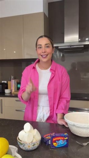 8.5K views · 37 reactions | Sour, sweet, and seriously fun! Our Jelly Roll Ups are the perfect school holiday treat  Watch how easy they are to make via @chloejackson.cj 來 Recipe available here - https://ow.ly/CNCL50VAAh2 | Aeroplane Jelly | Facebook