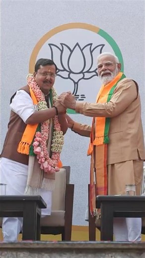 PM Modi felicitates newly elected BJP President Shri Nitin Nabin ji | #shorts
