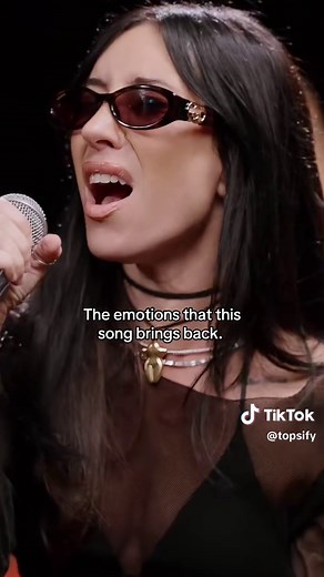 The Veronicas Perform 'Untouched' Live in 2026