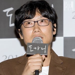 6.6K views · 45 reactions | The ‘Squid Game’ creator talks about a potential season 2. 撚 #ComplexNews | Complex | Facebook