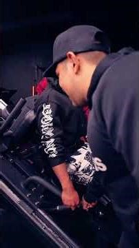 Push Through The Pain: Gym Trainer's Motivational Rep Counting! #shorts