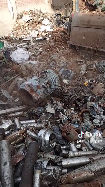 Unloading Big Electric Motors from Containers