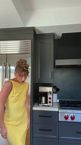 Anna Sitar's Viral Yellow Dress Looks on TikTok