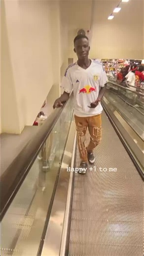 humphrey ian (@ianhumphrey25)’s videos with Happy Birthday - Rayvanny