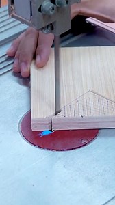 Unlock the secrets of woodworking with these essential router jig hacks! Enhance your skills and create stunning projects effortlessly. 🌲🔧 #SmartWoodworking #DIYHacks #WoodworkingCommunity(1) | Carlos Madden