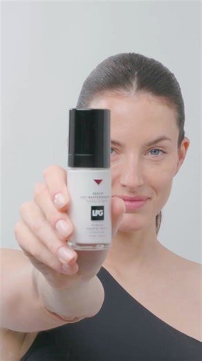 LPG endermologie on Instagram: "Nouveau Sérum Lift Affermissant ✨ Un concentré haute performance qui cible directement les mécanismes du relâchement cutané. ➡ Neutralise la glycation, processus où le sucre rigidifie le collagène et l’élastine, accélérant le vieillissement de la peau ➡ Stimule la synthèse de collagène ➡ Redonne tonus et uniformité à la peau 💫 Sa texture fluide et légère pénètre rapidement pour une efficacité immédiate et un confort absolu. 👉 Conseil d’utilisation : appliquez ma