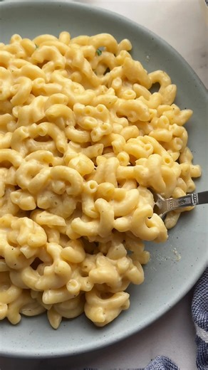 Recipe: https://www.thereciperebel.com/easy-homemade-mac-and-cheese/ Homemade Mac & Cheese that is better and faster than the box! | The Recipe Rebel