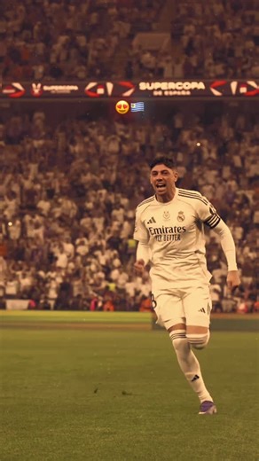 Seif Guebgoub on Instagram‎: "فيلم تايتانيك لعام 1997 هو عمل يظهر عمق العاطفة الذي يستمر حتى في خضم المأساة من خلال الحب المصيري لجاك وروز. أسلوب المخرج جيمس كاميرون الذي ركز على عواطف الشخصية أكثر من الإخراج الفاخر يجعل قلبي يبكي حتى لو شاهدته مرة أخرى. ليس فقط مشهد غرق السفينة، ولكن اللحظات التي ينظر فيها شخصان إلى بعضهما البعض أكثر جديرة بالذكرى. الأغنية التي تكمل هذا الشعور هي سيلين ديون 11 « قلبي سوف يستمر * إنها هادئة في البداية، لكنها في مرحلة ما، تمنحني شعورًا يدق القلب. خاصة منشد النصف