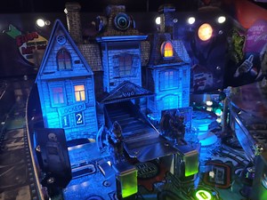 Elvira's House of Horror pinball machine | Stern Pinball | Review