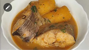 1M views · 28K reactions | HOW TO MAKE CATFISH PEPPER SOUP | CATFISH LIGHT SOUP. VERY DELICIOUS PEPPER SOUP RECIPE One large cat fish 1 large onion 2 plum tomatoes Scotch bonnet pepper ( to taste) Seasoning cube ( to taste) I used 4 Negro pepper ( USA seed) 3 Ewuru ( calabash nutmeg) 10 Sent leaf a little Crawfish 2 tablespoons | Joyful Cook | Facebook