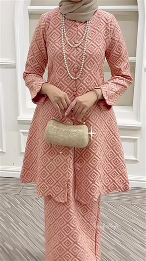 Kebaya brocade mahera in code soft coral #kebayabrocade #kebayamoden #kebayamurah #bajuraya2026 #fyp