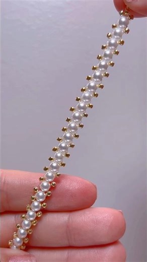 Making the MOST EASIEST Bracelet #diy #jewelry #handmadejewelry #craft #bracelet