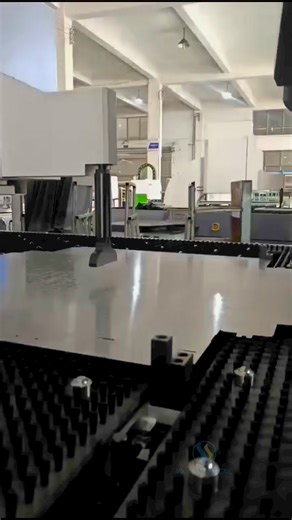1.4M views · 4.5K reactions | Panel Bender Machine #bendingmachine #fabrication #foldingmachine #panelbender #sheetmetalfolding | Wuxi Smart CNC Equipment Group Co.,LTD | Facebook