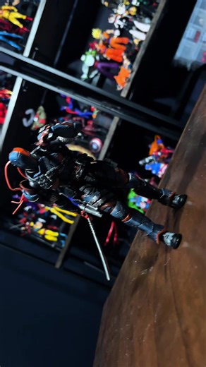 Incredible Lozz Deathstroke Action Figure Review