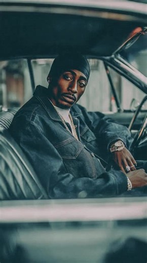 Tupac driving through the streets of New York#pourtoi #2pac #tupac #hiphop #musique