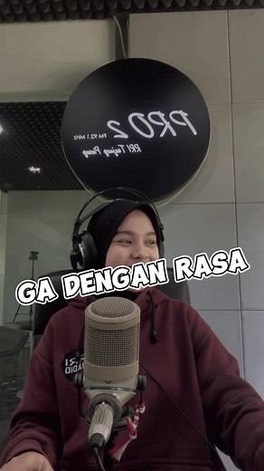 Radio Tanjung Pinang: Vibes and Music Galore with Wulan