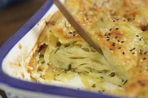 5 sastojaka i samo 5 minuta pripreme: Supersočna turska BUREK-PITA sa sirom kojoj niko ne može da odoli (RECEPT)