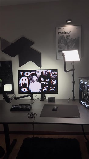 Gotta try out the @ex0si no glass method🫱🏻‍🫲🏼 Loving the setup lately, so perfect imo. #pcsetup #pcbuild #gamingsetup #blacksetup #pcgaming