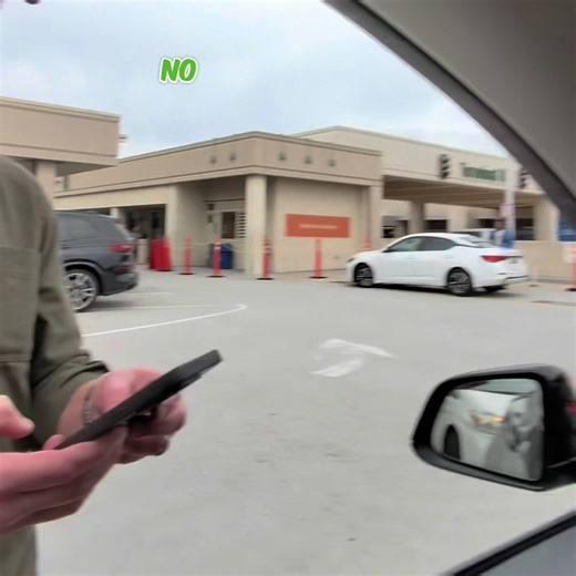 Customer was super disrespectful that I reject order due him having a pet I feel bad for the wife she seemed nice only reason why I was willing to help #uber #povstories #la.texxi #metaglasses #uberdriver