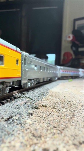 N scale Amtrak rainbow train 70s Fallen flags Southern Pacific Great Northern 1:160 gauge model kato