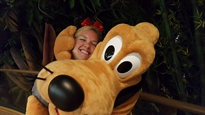 How to Find Your Favorite Characters In The Parks Using The My Disney Experience App | Chip and Company