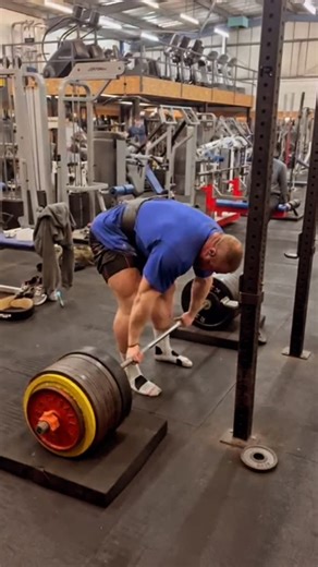 JOSH LAW | ONLINE COACH on Instagram: "Testing the grip 350kg no straps ✅ Interested in working with me? Email joshlaw7@hotmail.co.uk or fill in form from my link on my page. All abilities welcome 💪🏻✅ FUELLED by the best @hr.labs “LAW15” at checkout to save 💰 GYM WEAR 👕 @heavydutygymwear “LAW10” before checkout. TRAIN at 💪🏻 @prostrengthandfitness MONITORED by 💉 @e_valbloodanalysis #physiquecoach #onlinecoaching #squats #bench #deadlift"