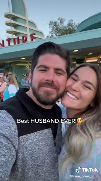 Magical Pregnancy Update at 35 Weeks | Visiting Disneyland with the Talking Tree