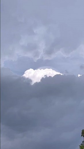 Scary thunderstorms with Black and White Clouds #nature