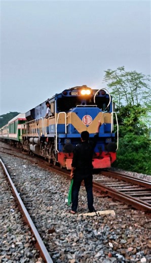 271K views · 823 reactions | Kopotakso express train locomaster taking plc. #reels #train #plc #trains #foryoupageシ | Saidur Rahman | Facebook