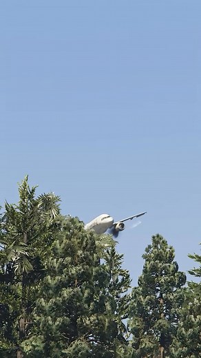 Plane Engine Blows Smoke… Ends Up Upside-Down in Water! #aviation #airplanes #gaming #aeroplane #airplanelanding #aircraft #airplanesdaily #animation #reels #aviation #reelsfb #viralreels #pairsolypmics | Aerodramahub