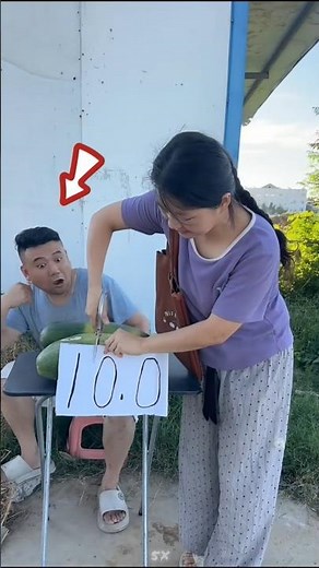 This girl reduces price of watermelon 🤯 #shorts #shortvideo