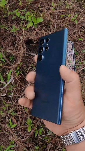 LCD vs AMOLED Display: Samsung Galaxy 23 Ultra Comparison