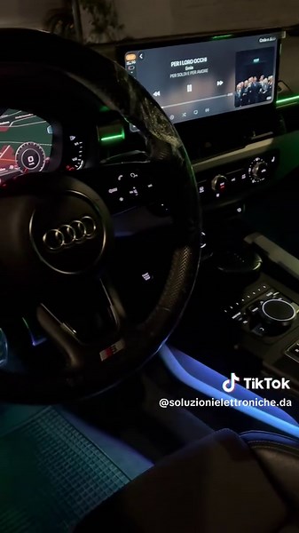 Audi A4 2019 Installazione Ambient Light personalizzato su richiesta del cliente ✅Disponibilità per tutte le auto dedicati e Aftermarket ✅ colori gestibile tramite App telefono IOS/Android #ambientlight #audi #retrofit #accessori #custom