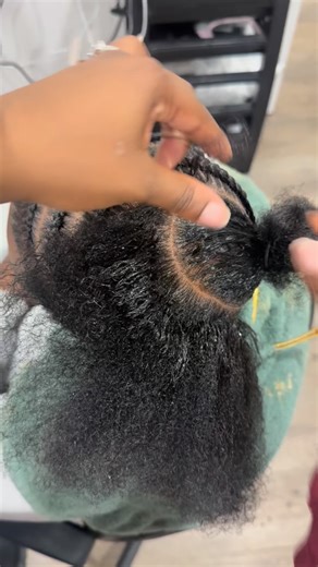 Stitch braid tutorial #stitchbraid #stitchbraids #stitchbraidstutorials #fblifestyle #howtobraid | Danielle E. Brown