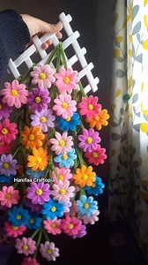 Nyobain pakai pot wajik gini... Tapi ini belum disusun, baru asal pasang aja... Selamat siang 👋😊 #idekreatif #tutorial #bungakawatbulu #diy #handcraft #handmade #pipecleanerart #kerajinantangan #kerajinandaribarangbekas #fuzzywireflowers #crafter | Hanifaa Craftopia