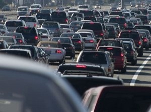Coachella Valley Commuters Get Gift Cards For Helping To Cut Traffic