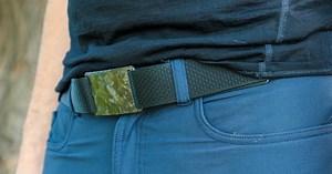 Grip6 Forged Carbon Fiber Belt Review | Pack Hacker