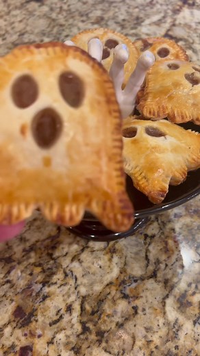 Delicious Ghost Hand Pies with Granny Smith Apples Recipe