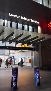 A moment from London Bridge Station, London #reelsvideoシ #reelsviralシ #fypシ゚viralシ #reelsfbシ #reelsfypシ #reelsfacebook #explorepage #foryoupageシ #londonlife | Streets of London